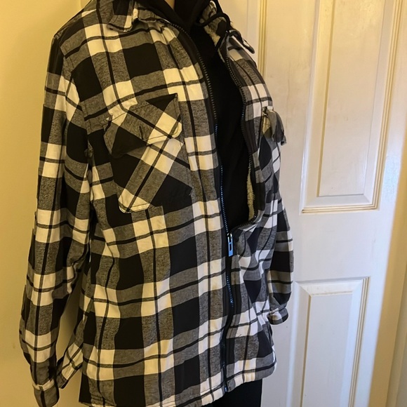 Jackets - Picture 6 of 11